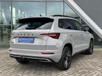 Skoda Karoq 1.5 TSI ACT Sportline Black Style 150pk Automaat, Auto's, Skoda, 1498 cc, Zwart, 4 cilinders, 150 pk