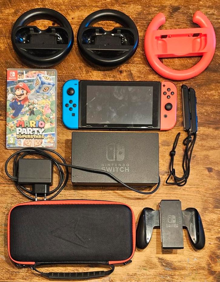 Nintendo switch + mario party superstars, Spelcomputers en Games, Spelcomputers | Nintendo Switch, Zo goed als nieuw, Switch Original