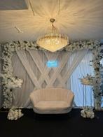 Backdrop “satin flower” te huur met bruidsbank, Ophalen of Verzenden, Nieuw