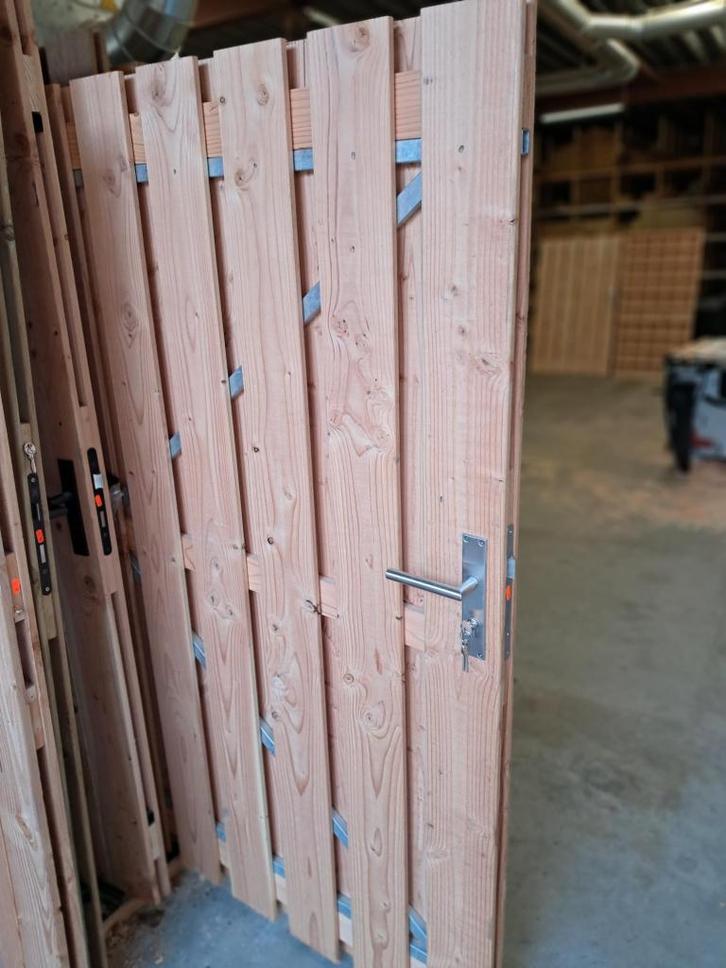 Poortdeur Douglas met stalen frame, nummer 18, Tuin en Terras, Schuttingen, Nieuw, Hout, 1 tot 2 meter, Ophalen