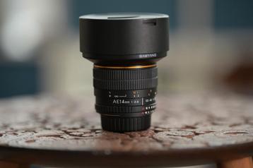 Nikon F - 14 mm f/2.8 Samyang beschikbaar voor biedingen