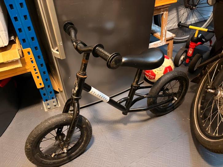 Veloretti loopfiets + tricycle zwart, Kinderen en Baby's, Speelgoed | Buiten | Voertuigen en Loopfietsen, Gebruikt, Loopfiets