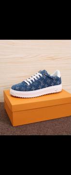 Louis Vuitton Sneakers - Nieuwstaat! Maat 44, Kleding | Dames, Schoenen, Blauw, Ophalen of Verzenden, Sneakers of Gympen, Louis Vuitton