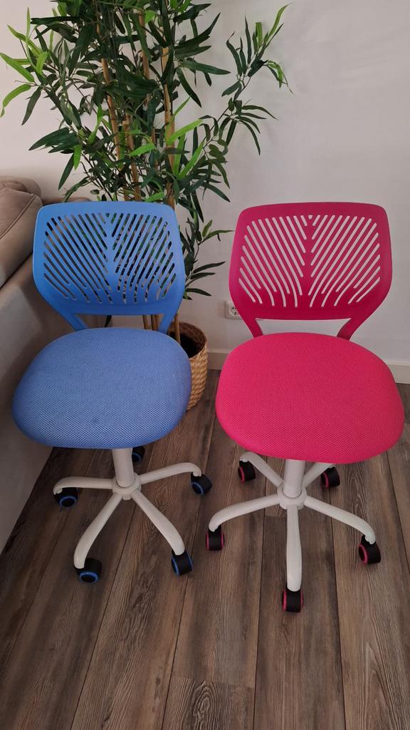 Homy Casa set van 2 kinderbureaustoelen, roze en blauw, Huis en Inrichting, Bureaustoelen, Gebruikt, Bureaustoel, Blauw, Ophalen