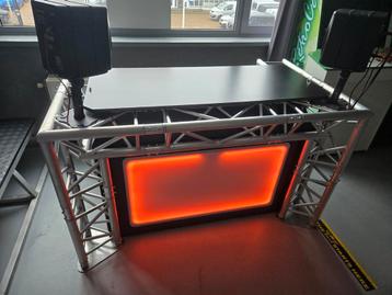 Custom made Dj Booth/ cocktailbar beschikbaar voor biedingen