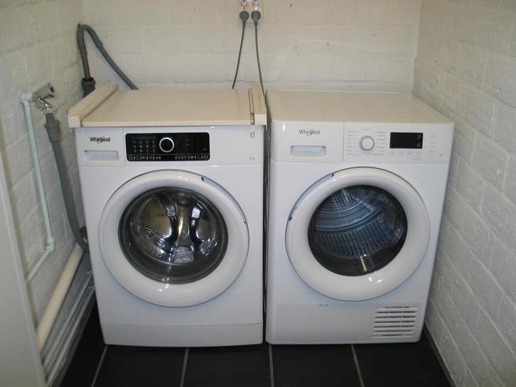 Wasmachine en droger samen 125 euro, Witgoed en Apparatuur, Wasmachines, Zo goed als nieuw, Voorlader, 8 tot 10 kg, 85 tot 90 cm