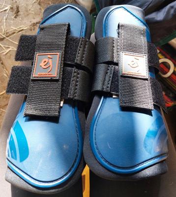 Nieuwe peesbeschermers maat Cob beschikbaar voor biedingen