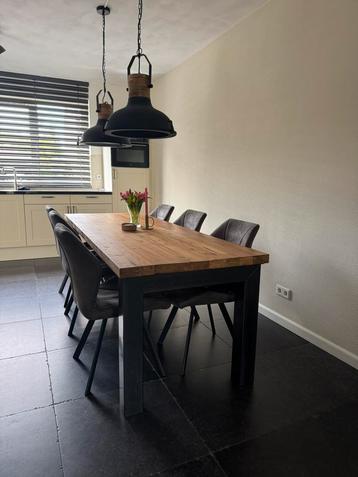 Eettafel teakhout 240 x 83,5 x 78,5 cm met 6 stoelen  beschikbaar voor biedingen
