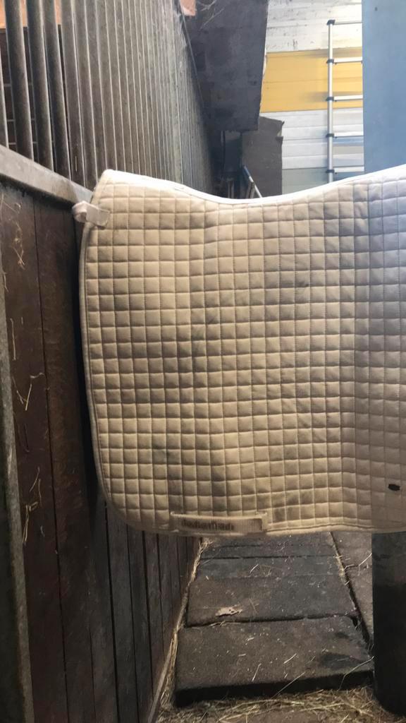 Wit dekje back on track, Dieren en Toebehoren, Paarden en Pony's | Dekens en Dekjes, Zo goed als nieuw, Dekje, Ophalen of Verzenden