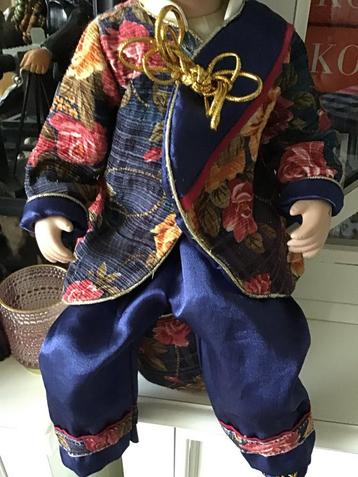 Vintage Nostalgia Popje beschikbaar voor biedingen