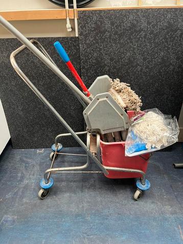 Professionele Schoonmaakkar Dweil Mopwagen +EXTRA Nieuwe Mop beschikbaar voor biedingen