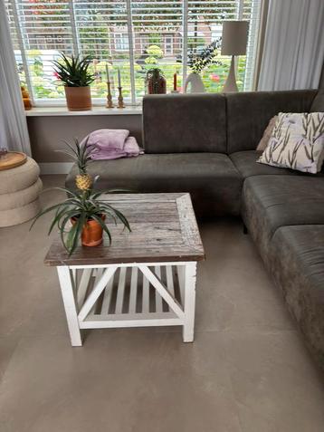 Salon tafel 60/60 cm beschikbaar voor biedingen