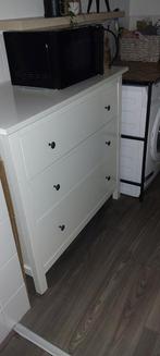 Ikea Hemnes, 3 lades. Kleine beschadiging bovenblad, Huis en Inrichting, Kasten | Ladekasten, Ophalen, Gebruikt, 100 tot 150 cm