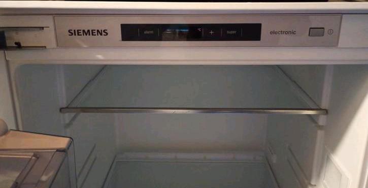 Nette Siemens inbouw koelkast, Witgoed en Apparatuur, Koelkasten en IJskasten, Gebruikt, Zonder vriesvak, 150 tot 200 liter, 85 tot 120 cm