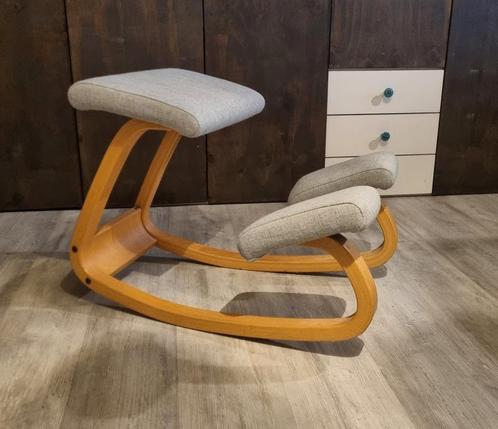 Varier Stokke Variable Balans Kniestoel, Huis en Inrichting, Stoelen, Gebruikt, Eén, Hout, Stof, Grijs, Ophalen