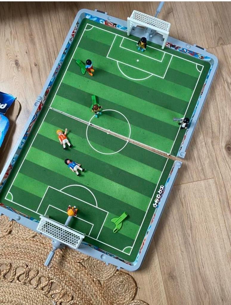Playmobil Voetbalveld - Complete Set, Ophalen of Verzenden, Zo goed als nieuw, Complete set