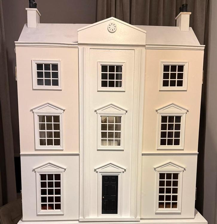 Poppenhuis Wentworth Court met basement, Verzamelen, Poppenhuizen en Toebehoren, Zo goed als nieuw, Poppenhuis, Ophalen