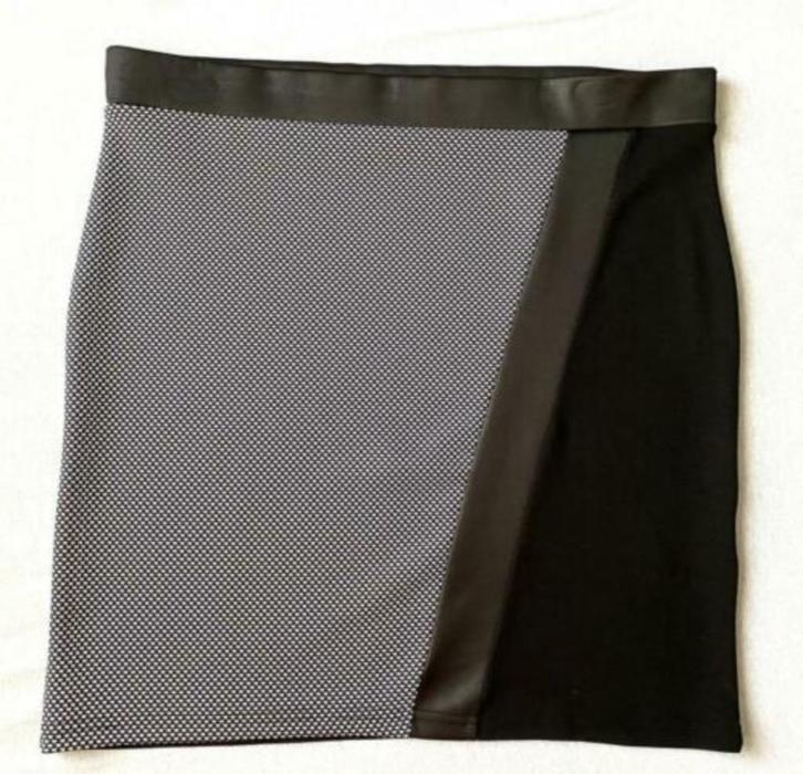 Rok maat 44 NIEUW, Kleding | Dames, Rokken, Nieuw, Maat 42/44 (L), Zwart, Boven de knie, Ophalen of Verzenden