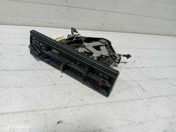 Bedieningspaneel kachel Volkswagen Transporter 321819045C beschikbaar voor biedingen