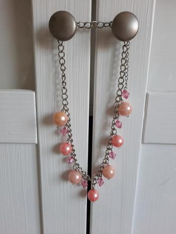 Mooie Lichtroze Roze Korte Parelketting Ketting beschikbaar voor biedingen