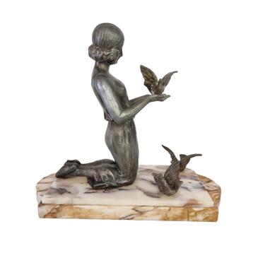 Art Deco beeld met Lady Diana beschikbaar voor biedingen