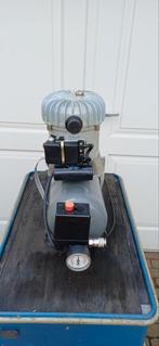 Stille compressor 6 liter, Ophalen, 6 tot 10 bar, Zo goed als nieuw, Minder dan 200 liter/min