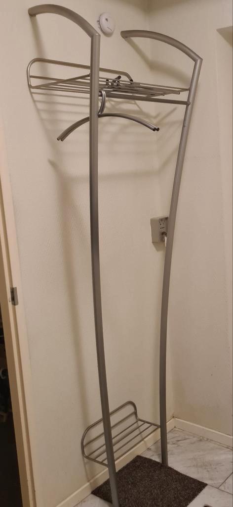mooie kapstok metaal met 6 rvs kleding hangers, Huis en Inrichting, Woonaccessoires | Kapstokken, Gebruikt, Wandkapstok, 200 cm of meer