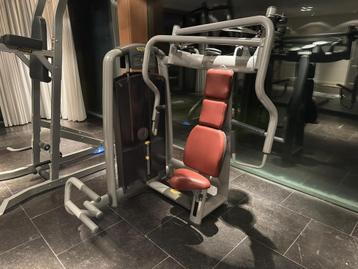 CHEST PRESS SELECTION LINE - NIEUWSTAAT! beschikbaar voor biedingen
