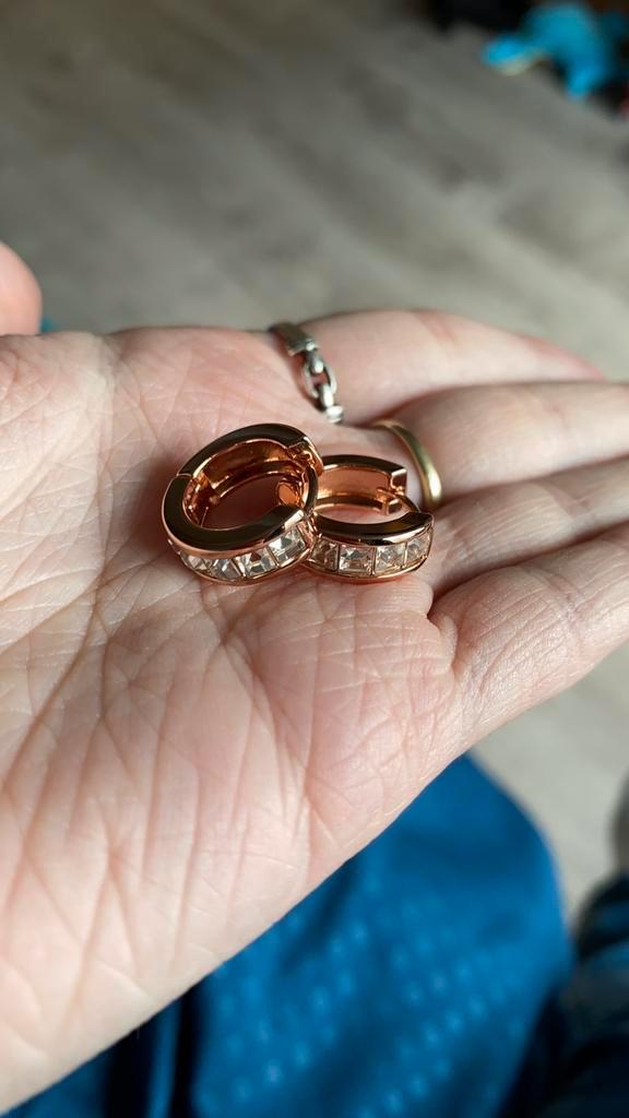 Yolora oorbellen, Sieraden, Tassen en Uiterlijk, Oorbellen, Zo goed als nieuw, Overige materialen, Goud, Ophalen of Verzenden