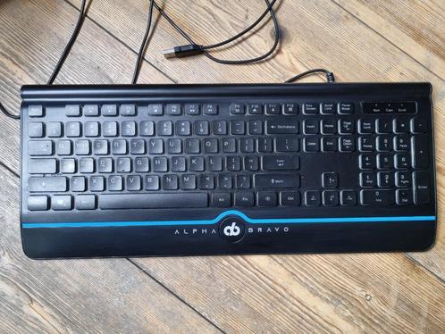 Veho Alpha Bravo Gaming Keyboard en Muis, Computers en Software, Toetsenborden, Gebruikt, Qwerty, Bedraad, Toetsenbord en muis-set