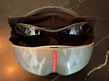 Prada zonnebril beschikbaar voor biedingen