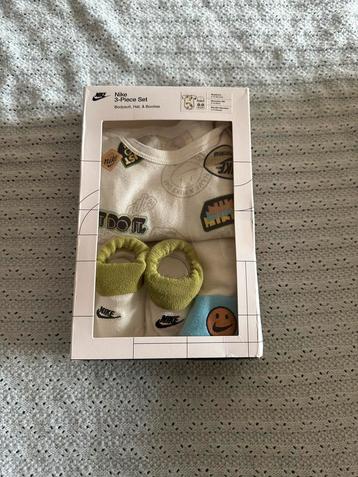 Nieuwe Nike Baby Set - 0 t/m 6 beschikbaar voor biedingen