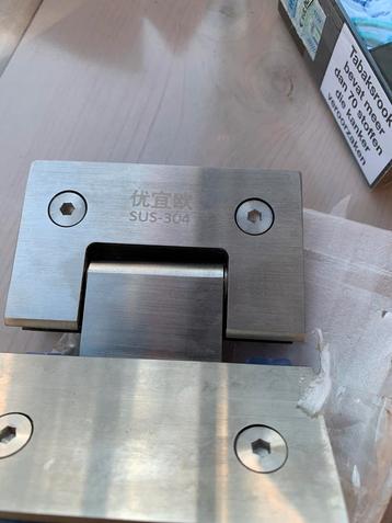 Nieuwe set van 2 glas deur scharnieren rvs beschikbaar voor biedingen