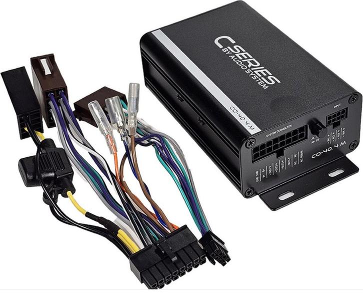 Audio System CO-40.4M plug and play versterker (ISO), Auto diversen, Autospeakers, Nieuw, Ophalen of Verzenden