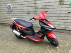 Rode Kymco super 8, Fietsen en Brommers, Scooters | Kymco, Benzine, Maximaal 45 km/u, Zo goed als nieuw, 49 cc