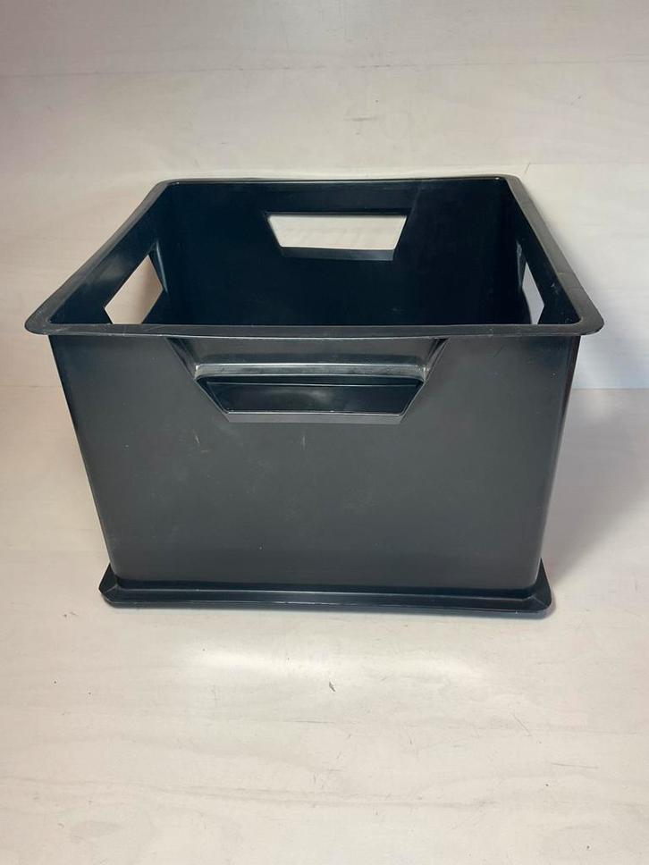 Bijzonder zwart Tomado krat. Meer Tomado kratten, Huis en Inrichting, Woonaccessoires | Kisten, Gebruikt, Minder dan 50 cm, Ophalen of Verzenden