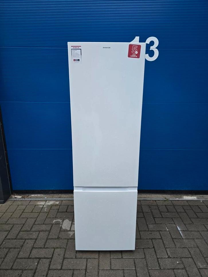 Keurige ruime en jong-gebruikte Inventum koelvriescombinatie, Witgoed en Apparatuur, Koelkasten en IJskasten, Zo goed als nieuw