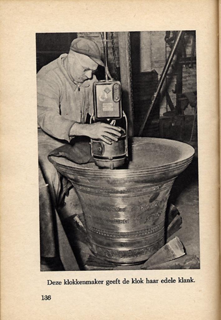 Metaalbewerkers St Eloy Kuyle smid smeden klokken ijzer DAF, Boeken, Techniek, Nieuw, Metaaltechniek, Ophalen of Verzenden