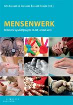 Mensenwerk - oriëntatie op doelgroepen in social work', Ophalen of Verzenden, Uitgeverij Coutinho, Zo goed als nieuw, HBO