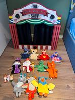 Poppenkast inclusief handpoppen, Ophalen, Zo goed als nieuw