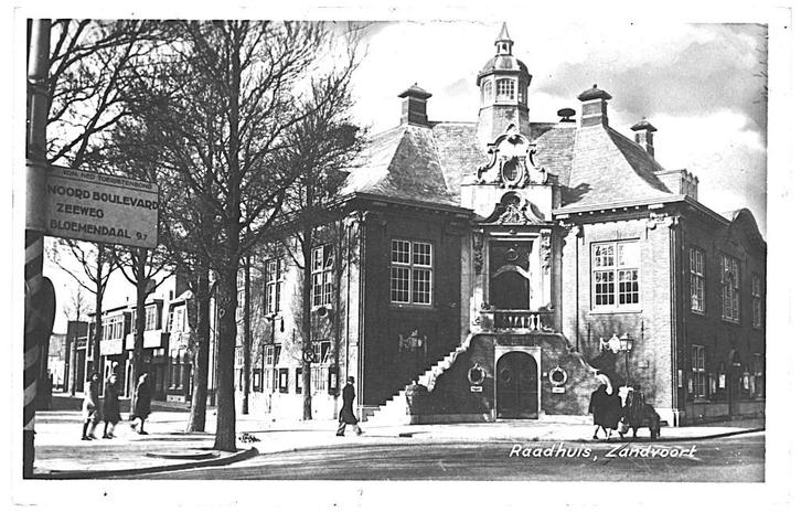 959661 Zandvoort ZH Raadhuis niet gelopen, Verzamelen, Ansichtkaarten | Nederland, Gelopen, Zuid-Holland, 1940 tot 1960, Ophalen of Verzenden