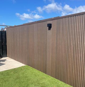 Composiet wandpanelen (voor in de tuin) beschikbaar voor biedingen