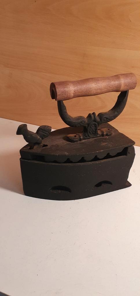 Oud Gietijzeren Strijkijzer met Haan, Antiek en Kunst, Antiek | Overige Antiek, Ophalen of Verzenden