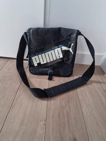 Puma tas schoudertas zwart

 beschikbaar voor biedingen