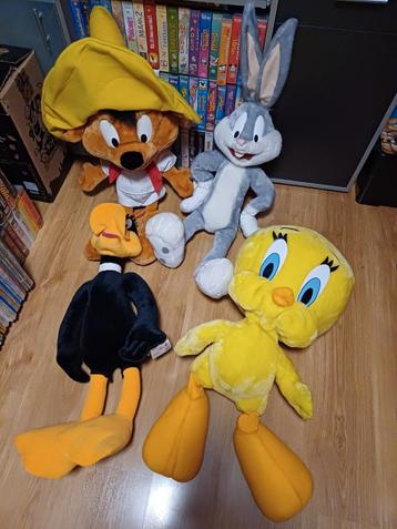 4 XXL knuffels . Warner Bros  beschikbaar voor biedingen