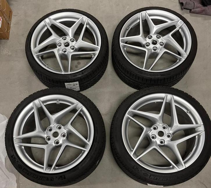 Ferrari F8 OEM Velgen en Michelin winterbanden, Auto-onderdelen, Banden en Velgen, Banden en Velgen, Winterbanden, 20 inch, Personenwagen