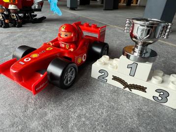LEGO DUPLO Ferrari Raceauto met Podium en Beker beschikbaar voor biedingen