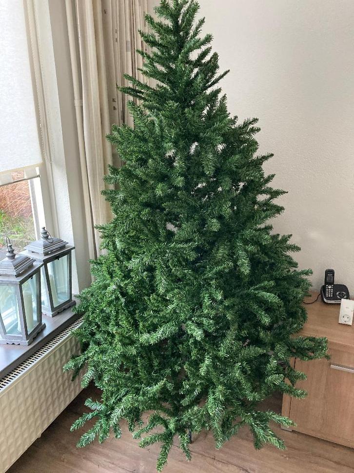 Kunstkerstboom 210 cm, Diversen, Kerst, Zo goed als nieuw, Ophalen