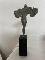 Bronzen sculptuur , stijl van Kieta Nuij,gemerkt RMT 99, Antiek en Kunst, Kunst | Beelden en Houtsnijwerken, Ophalen of Verzenden