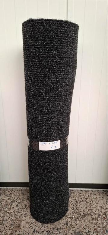 Stevige dikke deurmat 0,85 x 1,55 €15,- beschikbaar voor biedingen